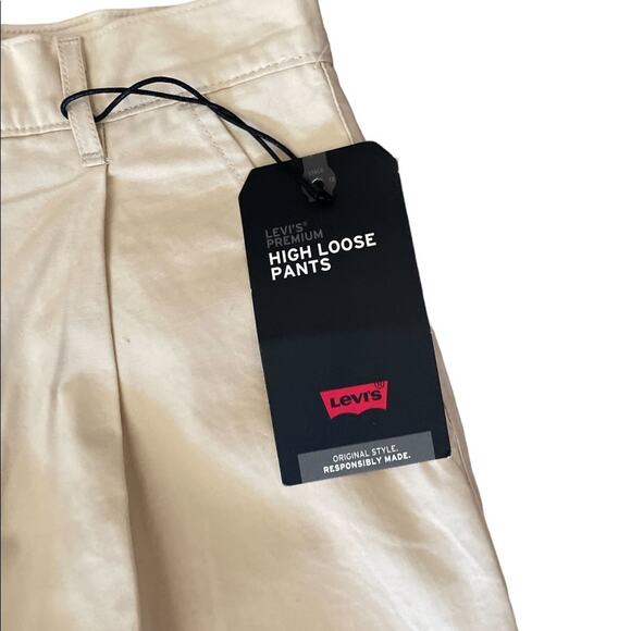 NWT Levi’s Super high rise loose khaki pleated wide leg pants size 26x30 - Picture 3 of 10